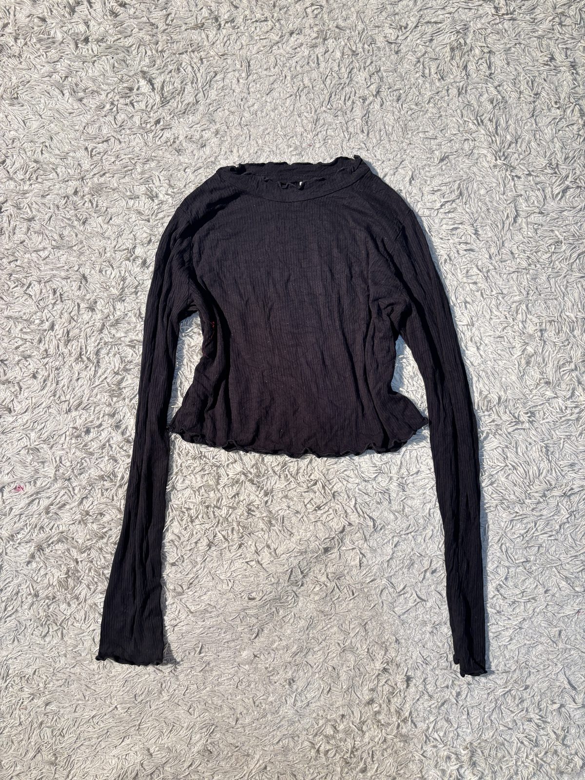Black Long-Sleeve Crop Top